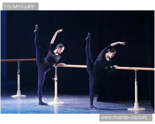 南京街舞队中路突破革新引领舞蹈新潮流的精彩探索与实践